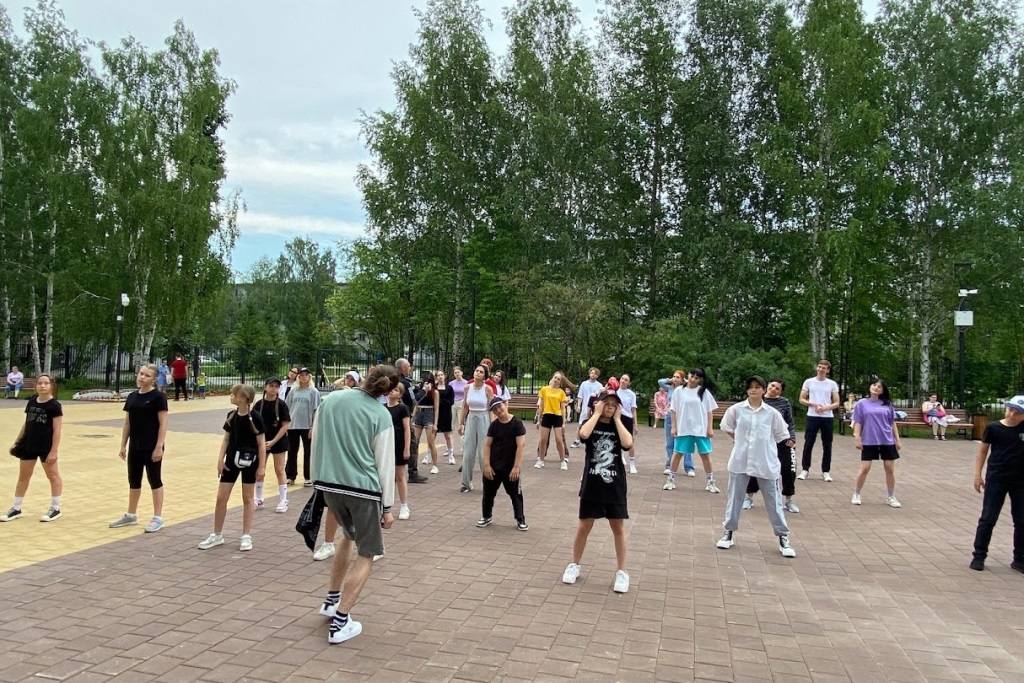 На площадке «ПРО Танцы» состоялся мастер-класс по уличным танцам от Сергея Караблина