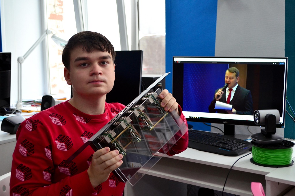 Проект кванторианца Александра Кувалдина победил в чемпионате по робототехнике и программированию на Кубок Губернатора Тюменской области