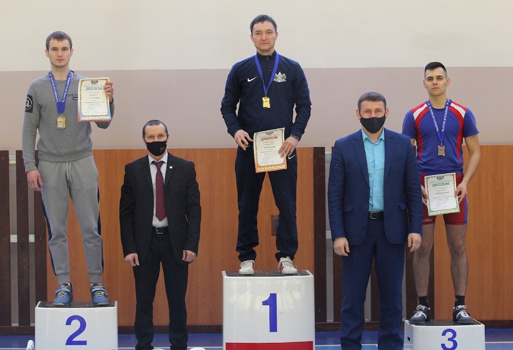Тобольские гиревики завоевали награды чемпионата области 