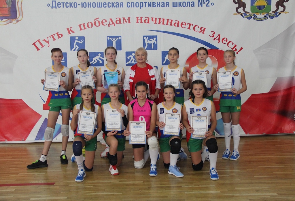 В СК "Тобол" соперничали волейбольные команды региона