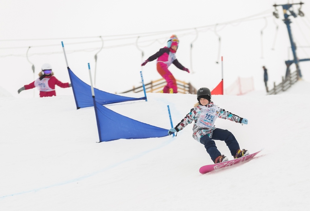 В Тобольске определили самых быстрых сноубордистов 