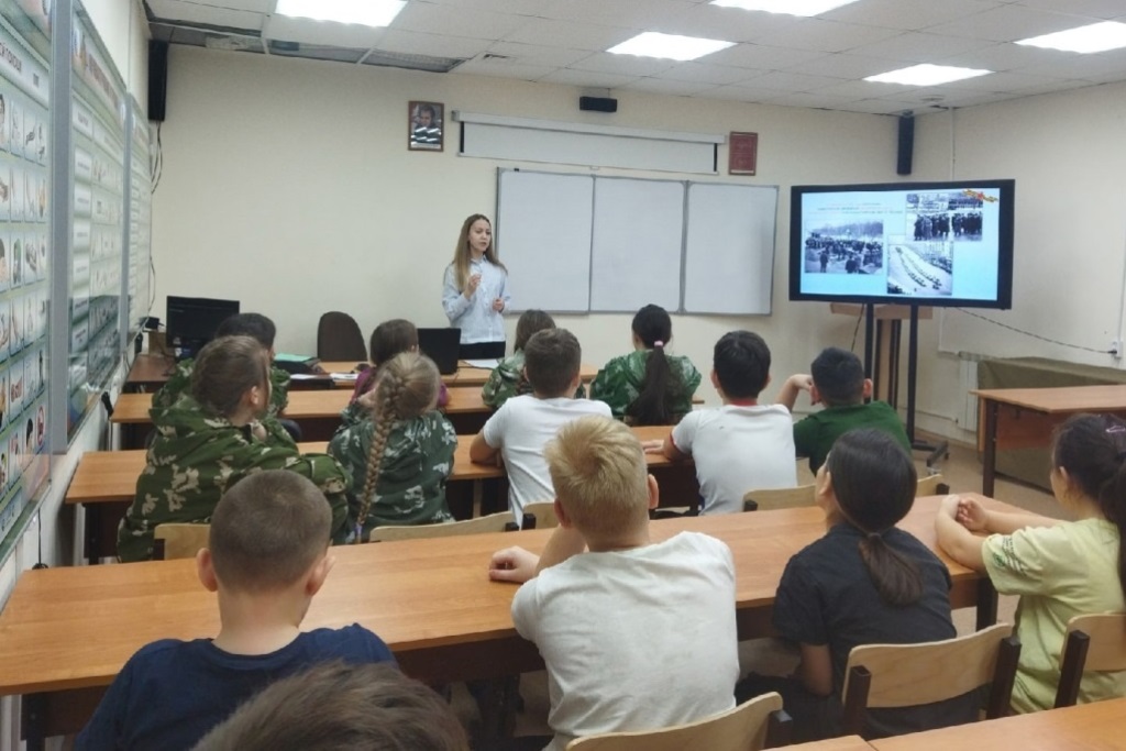 Для юнармейцев военно-спортивного молодежного центра «Россияне» прошел урок памяти